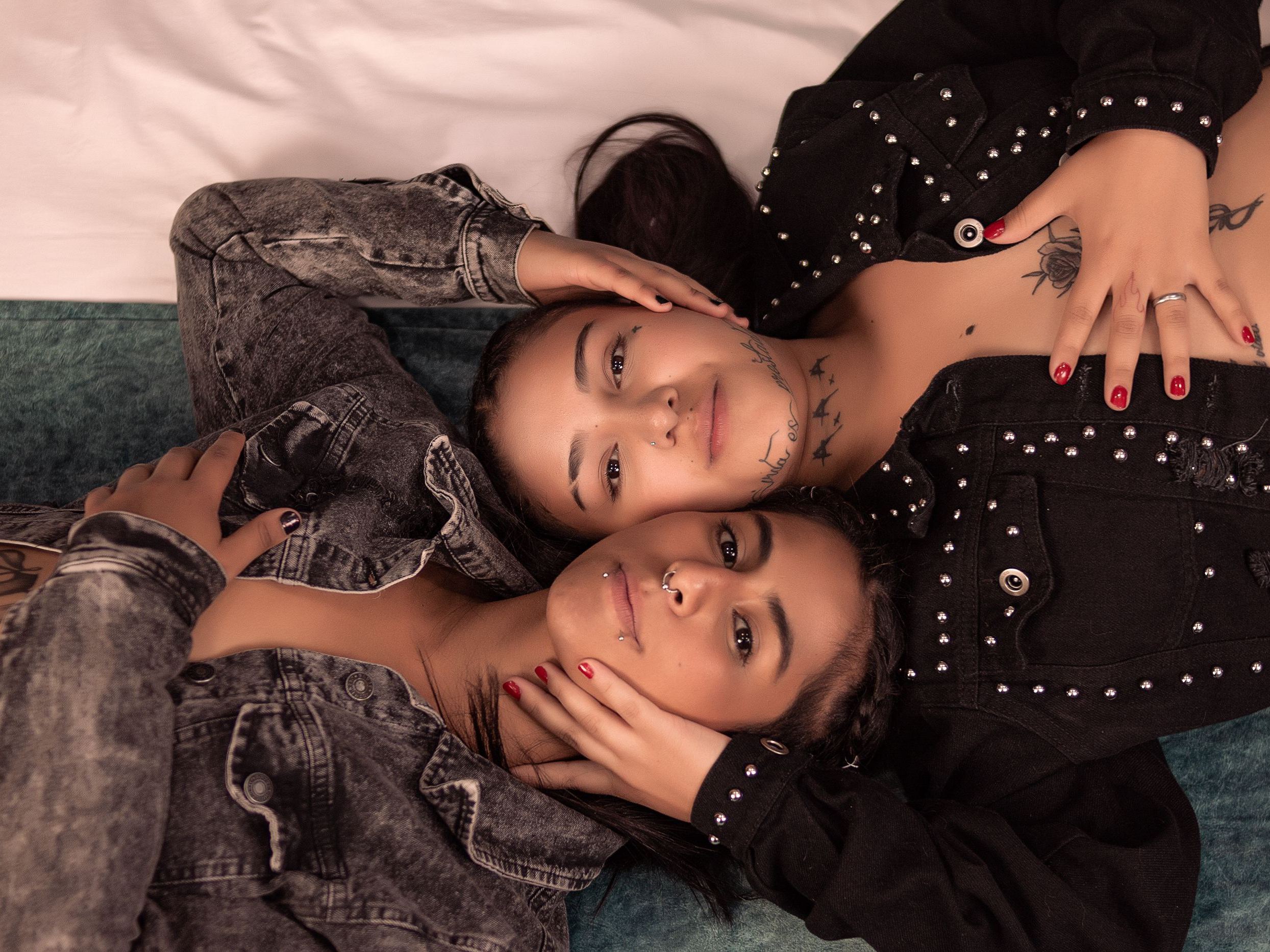 AdelineAndBonnie profilbild på webbkameramodell