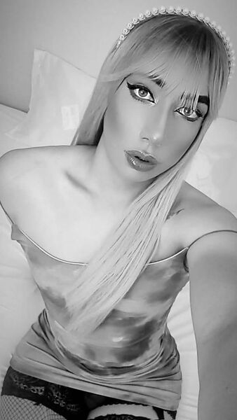 Interprete CharlotteBlonde Foto 6