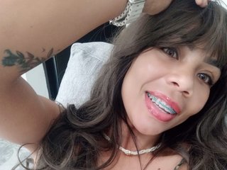 Imagen de perfil de modelo de cámara web de HellenSkyy