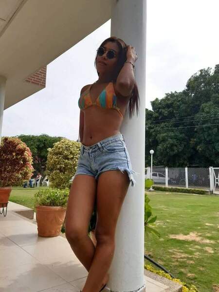 Performer UrmaTaylor Photo 7