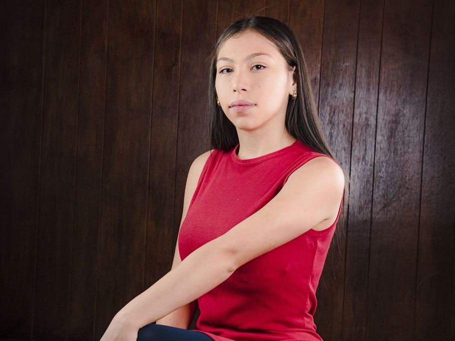 AngelineMontoya profilbild på webbkameramodell