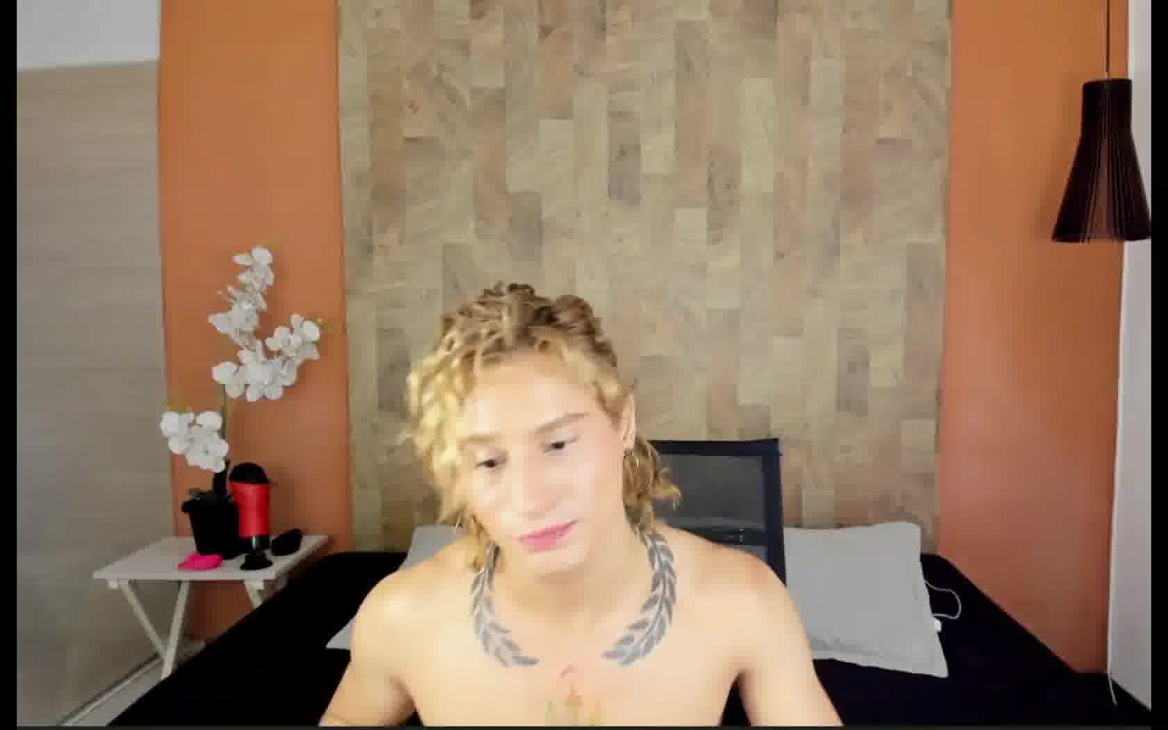 Interprete AlanWhite99 Video 1