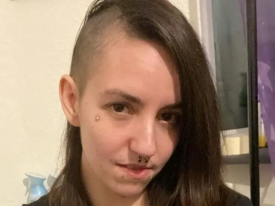 SkinnyHollyHolmes profilbild på webbkameramodell