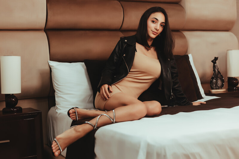 Performer AvaBakeer Photo 4