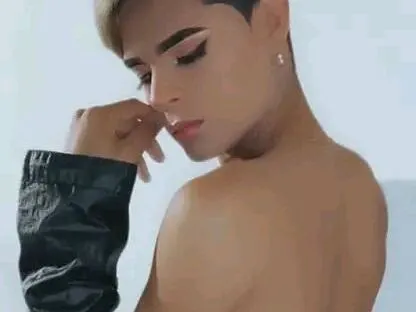 FarinaBorowsk cam model profile picture