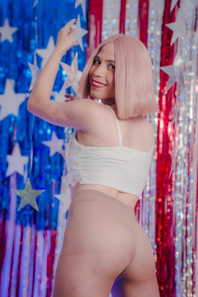 Interprète DioneSexyHot Photo 1