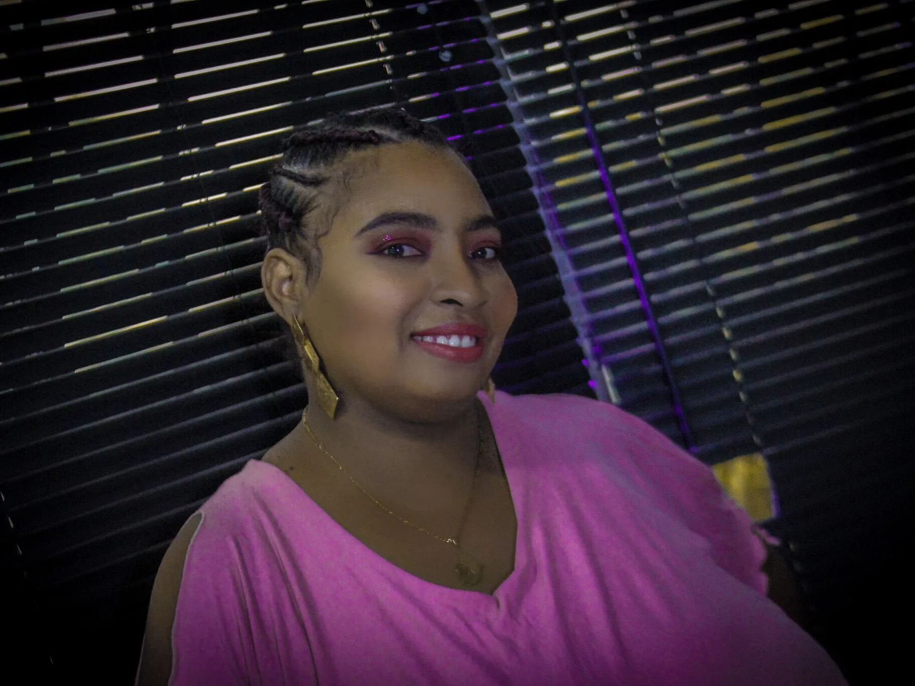 Imagen de perfil de modelo de cámara web de NahomyGloss
