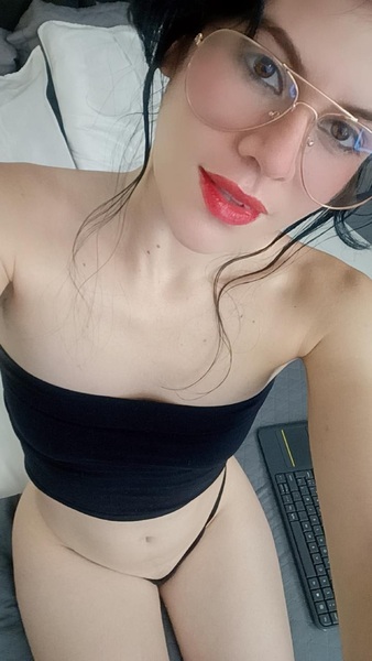 Intérprete BeellaSwan Foto 1