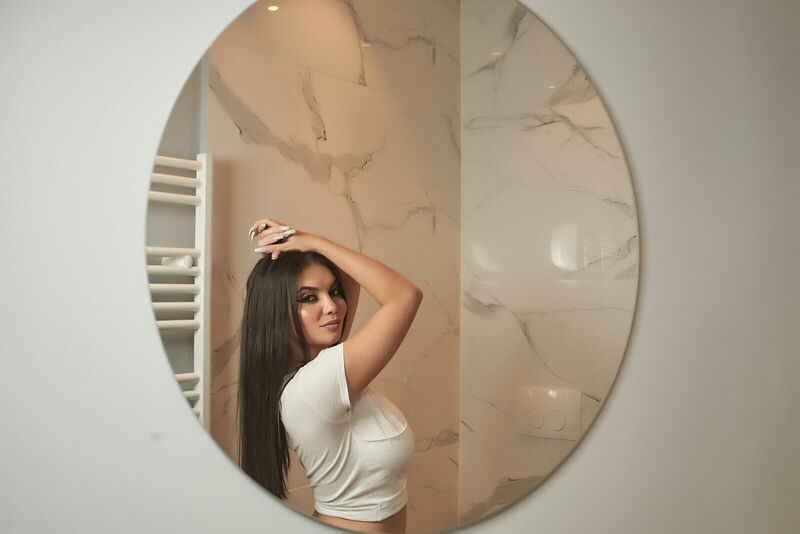 Performer AnaisQuin Photo 2