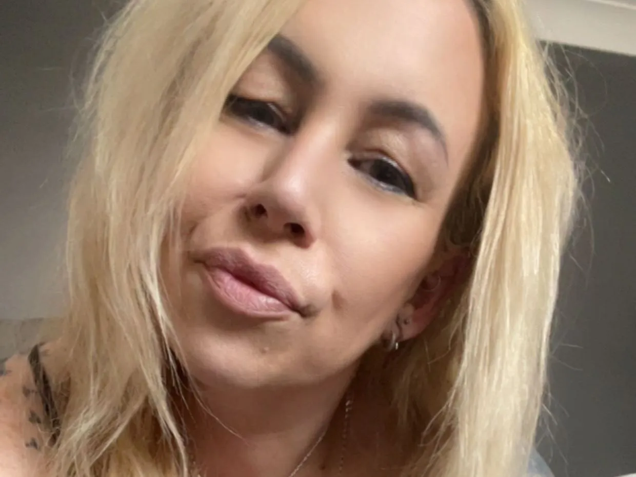 Profilbilde av FiestyBlonde webkamera modell