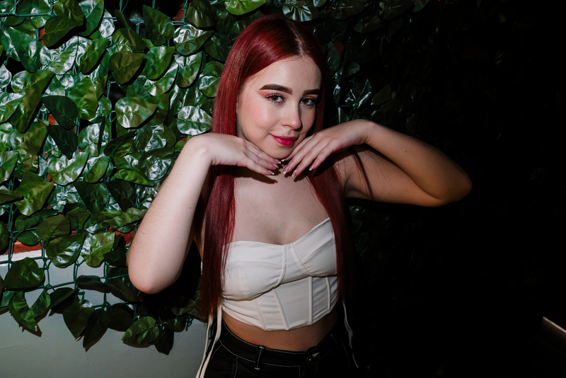 Performer EllenPaige Photo 5