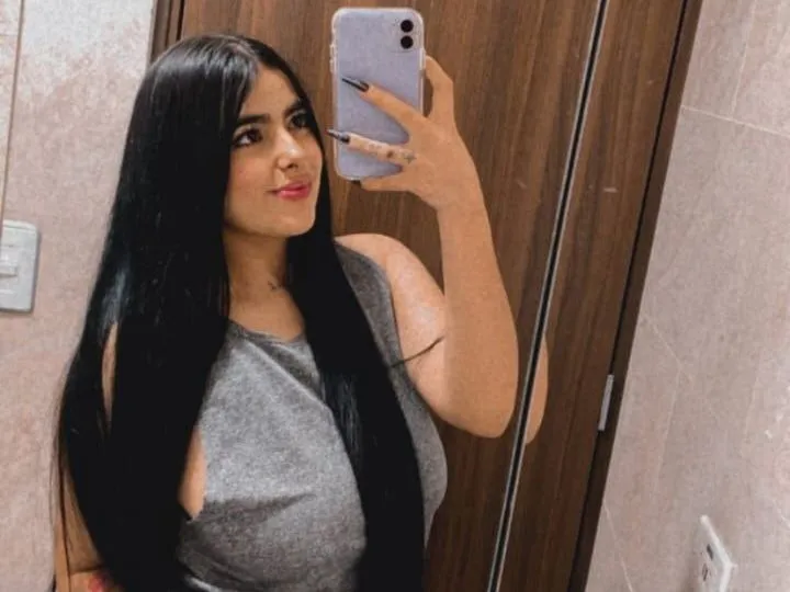 Image de profil du modèle de webcam Nicolrosee69
