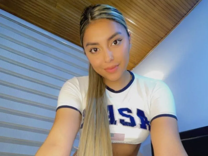 NatashaYOONS profilbild på webbkameramodell