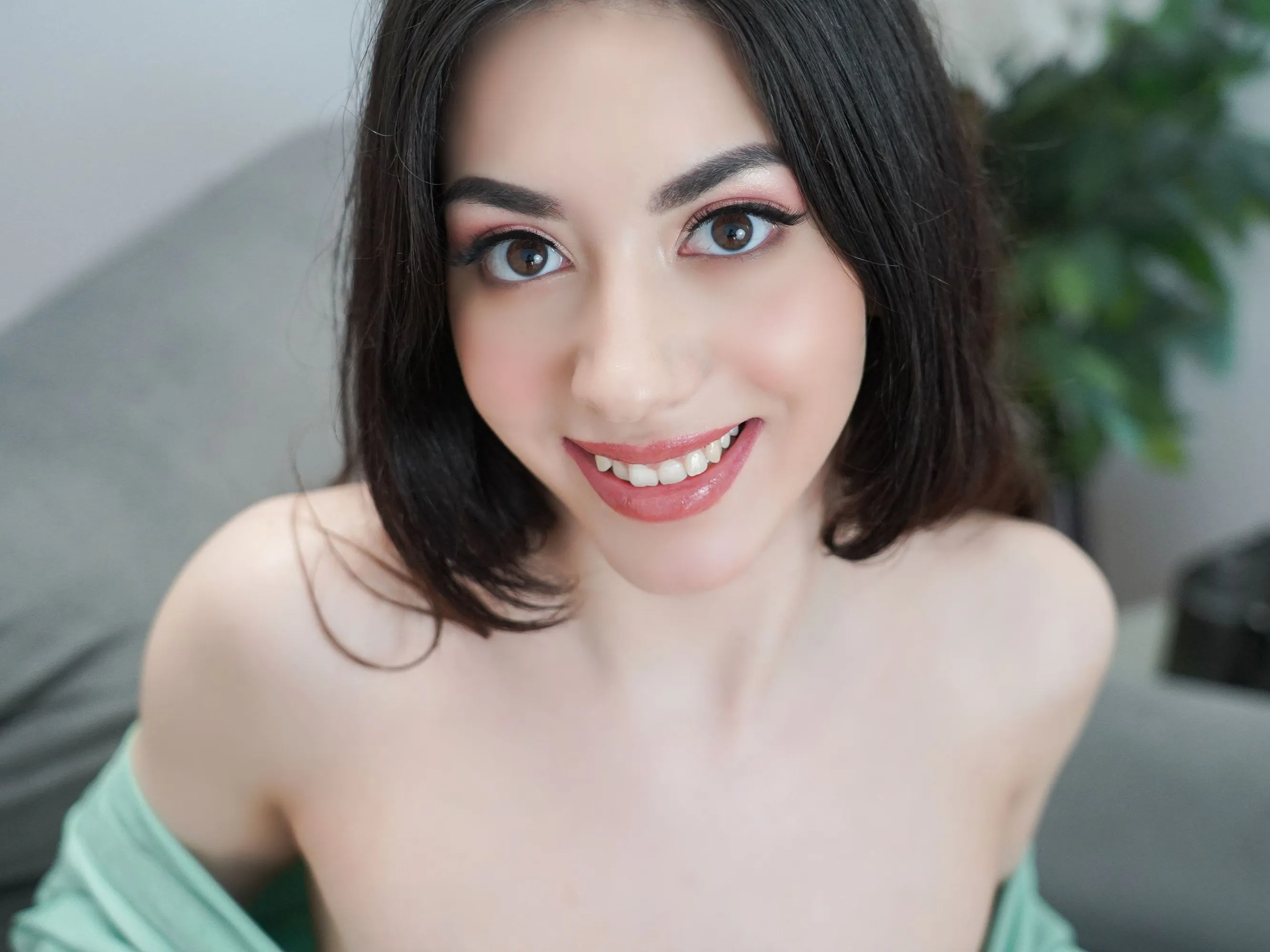 Image de profil du modèle de webcam CHHARLOTEx