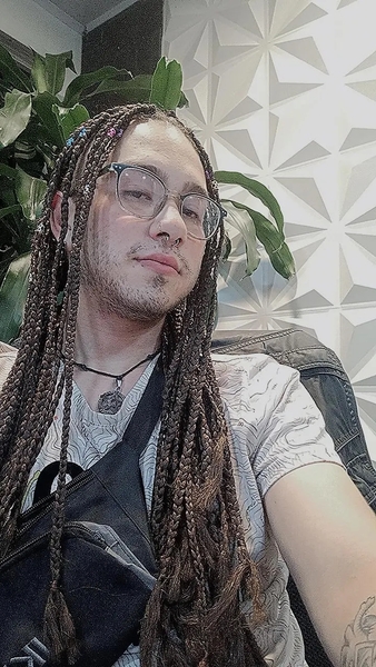 Interprète AdamRomero Photo 6