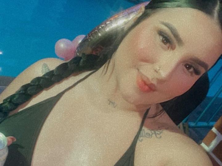 Imagen de perfil de modelo de cámara web de MelanyReyy