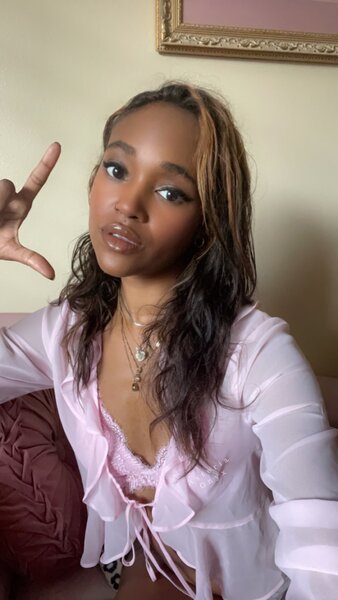 Utøver AsteriaOnyxx Bilde 3