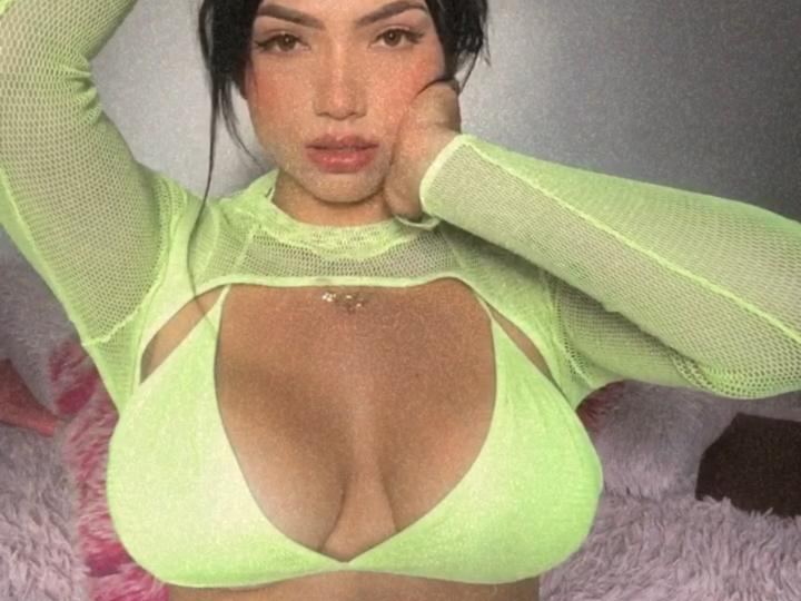 Image de profil du modèle de webcam AgathaHart