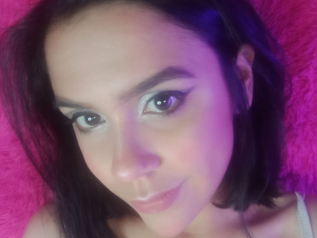 Image de profil du modèle de webcam Sarastone19