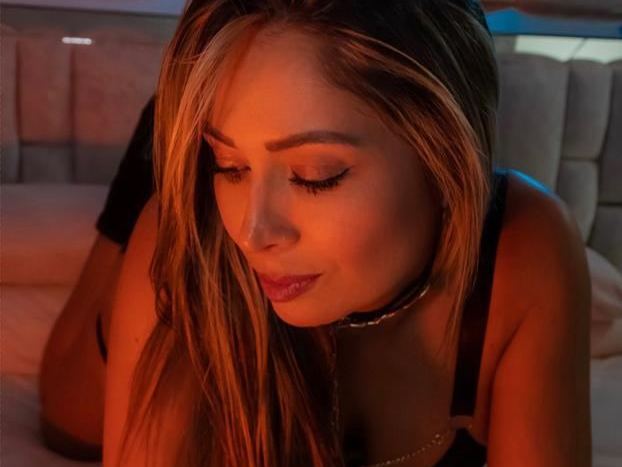 DaliaMary profilbild på webbkameramodell