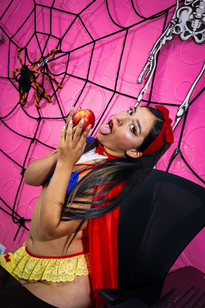 Performer connieanalxx Photo 10