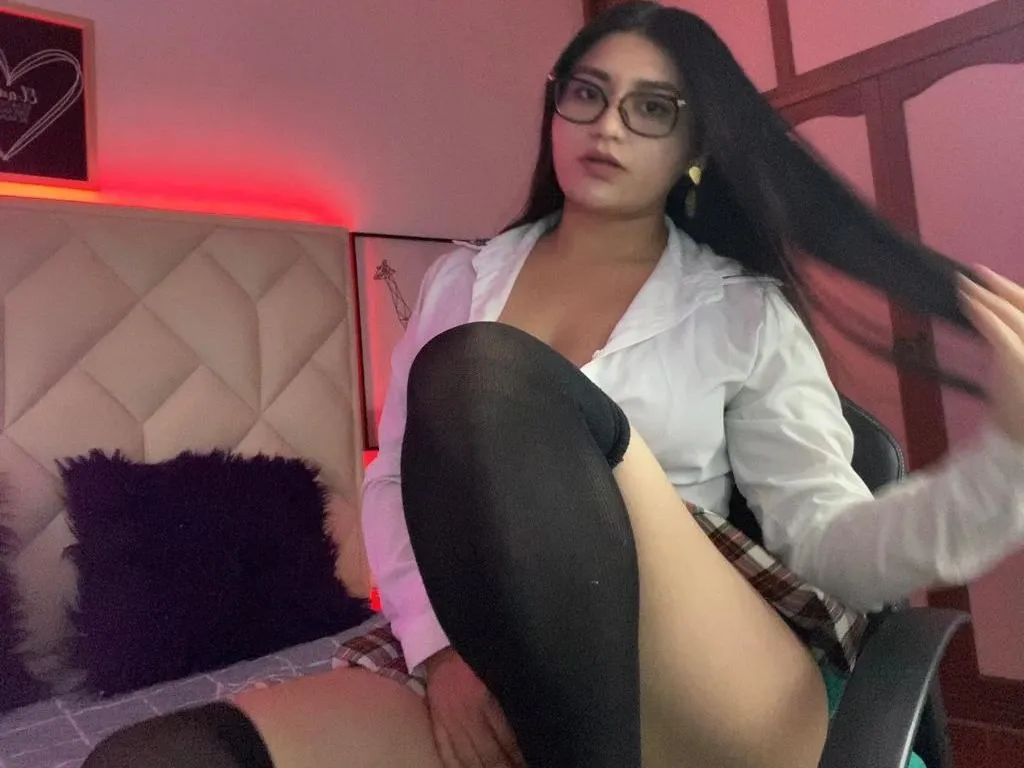 Imagen de perfil de modelo de cámara web de Adharabrown