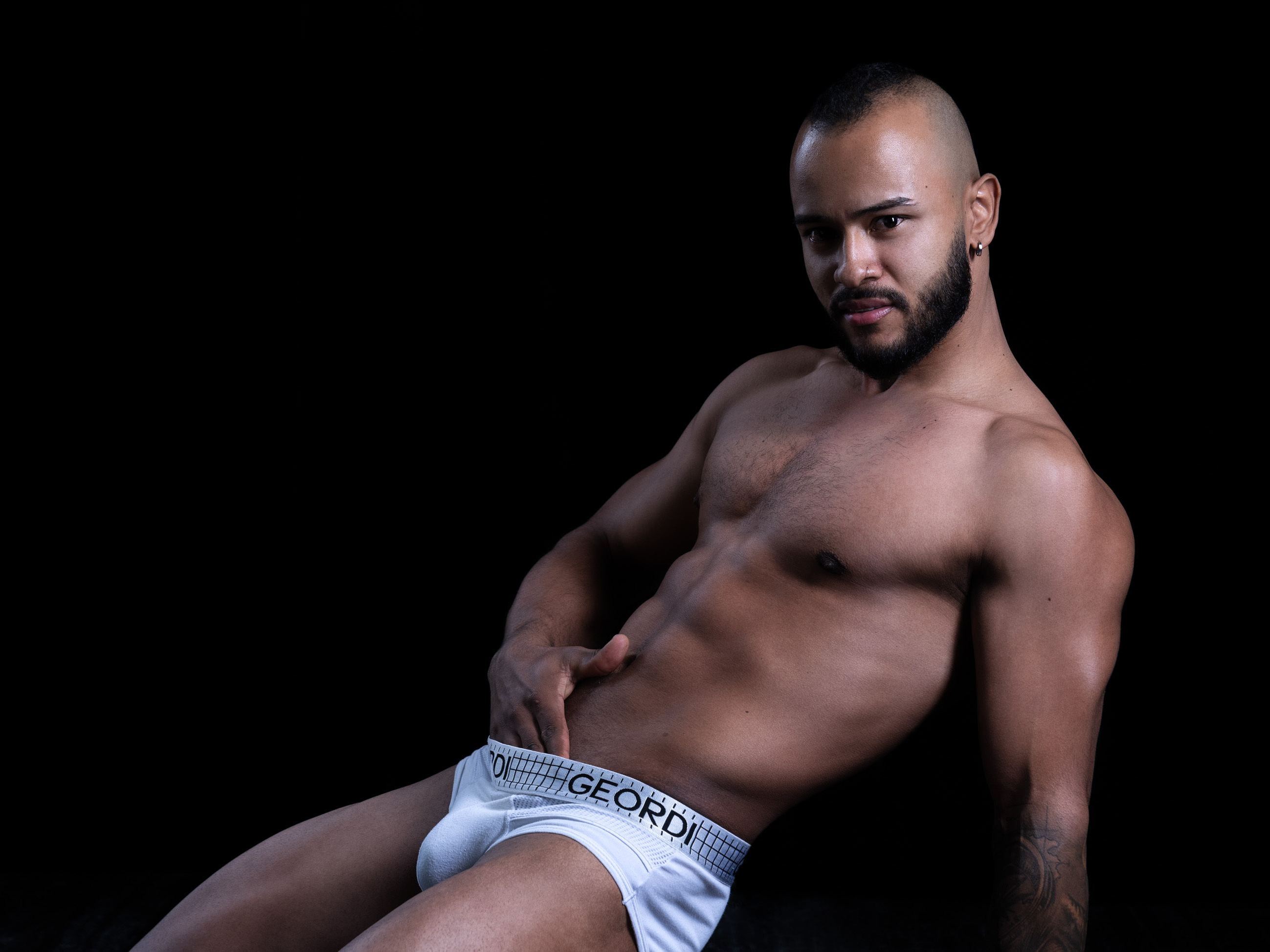 PaulReid profielfoto van cam model