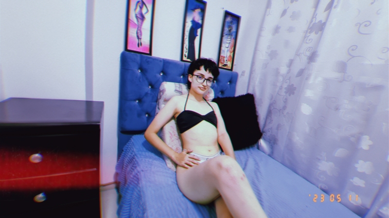 Performer Aleassia Photo 10