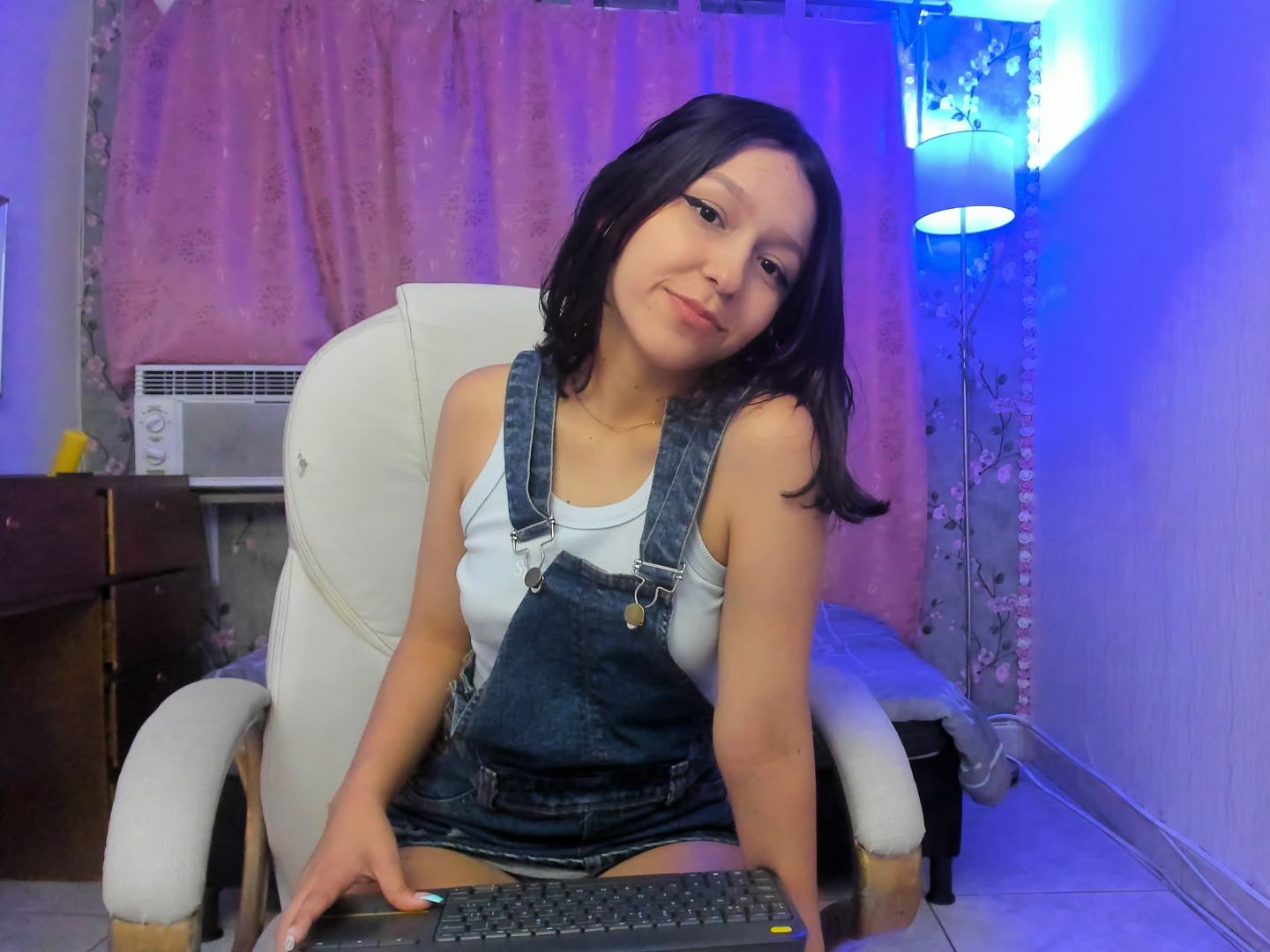 SubSkinny cam model profile picture