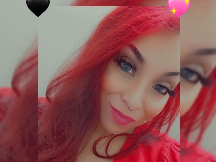 Curveyred1988 cam model profile picture