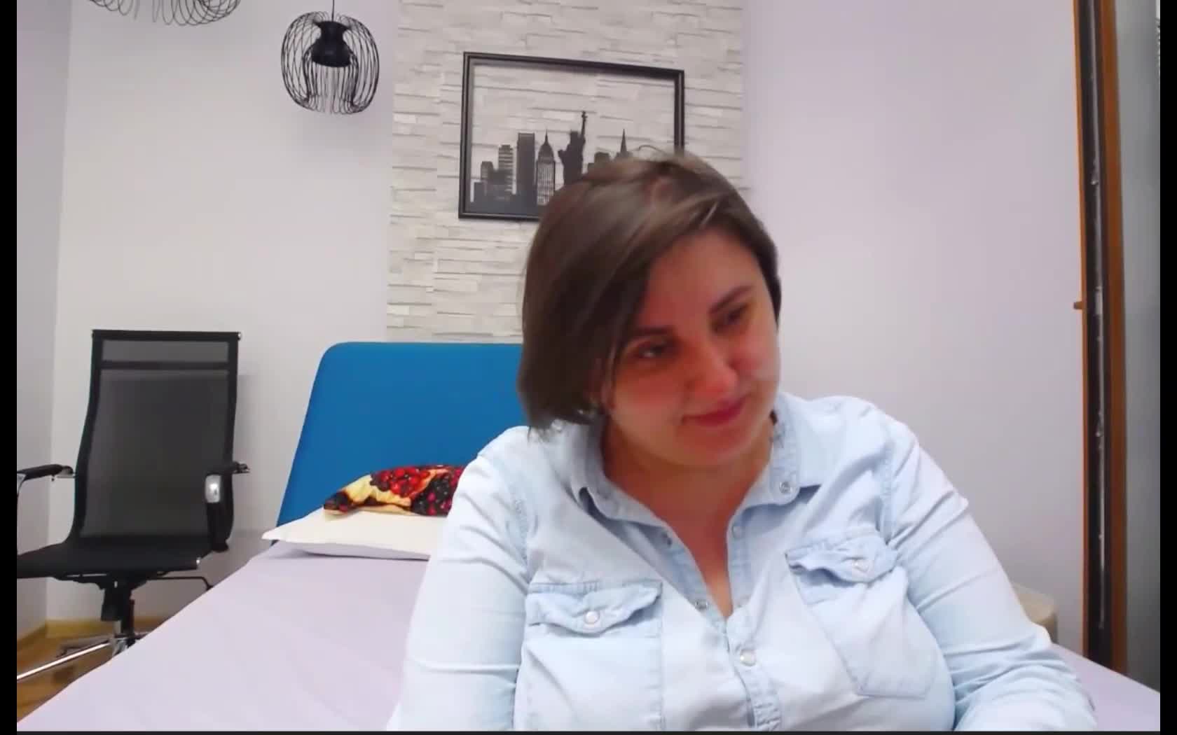 Performer VYIOLLET Video 1