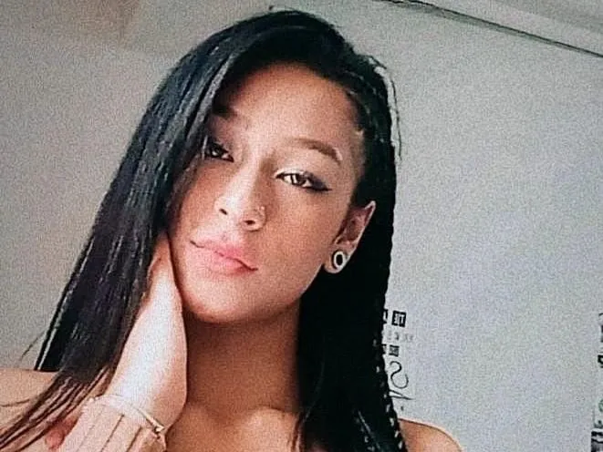 saraquinnx21x profilbild på webbkameramodell