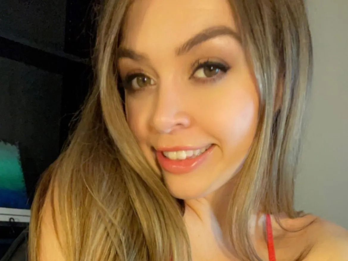 Foto de perfil de modelo de webcam de LuckyStars21