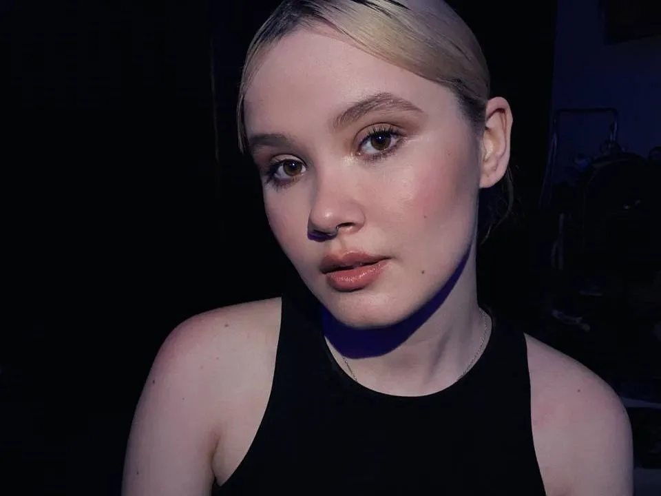 Profilbilde av InterestingBlondy webkamera modell