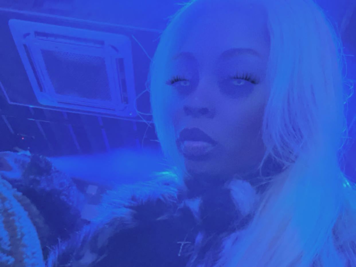 roseydrippp profilbild på webbkameramodell