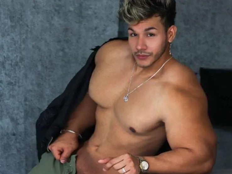 Rojass cam model profile picture