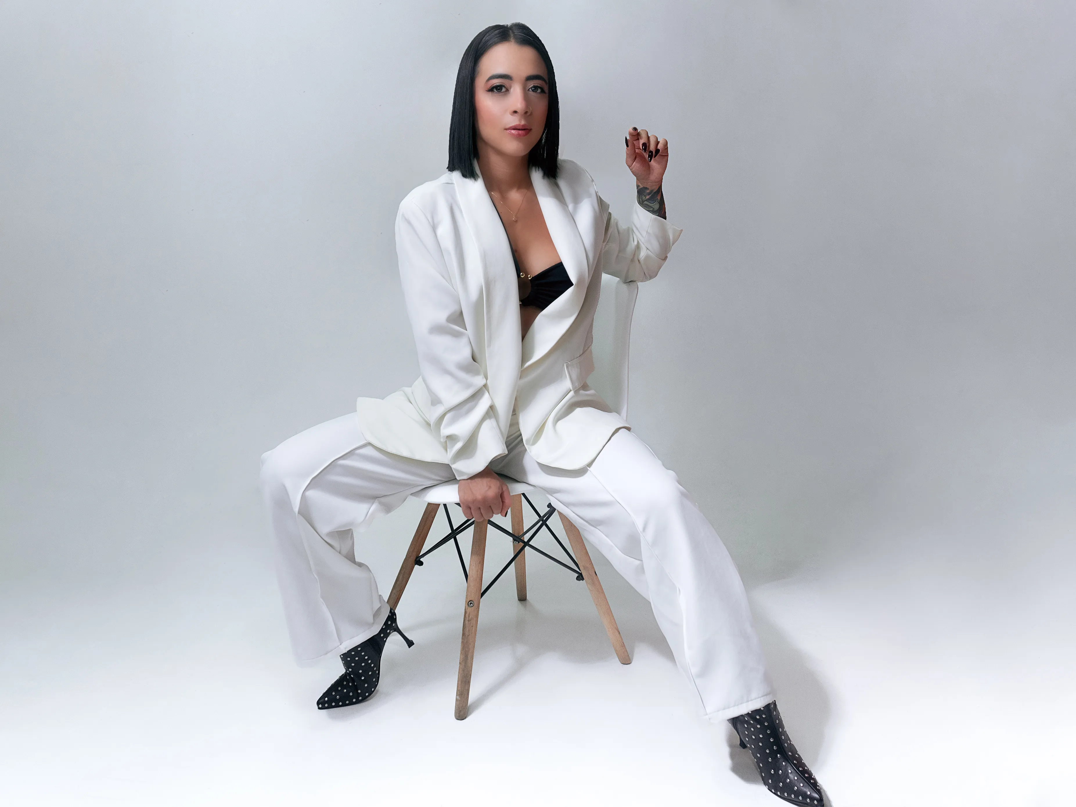 Performer AmberrGreey Photo 6