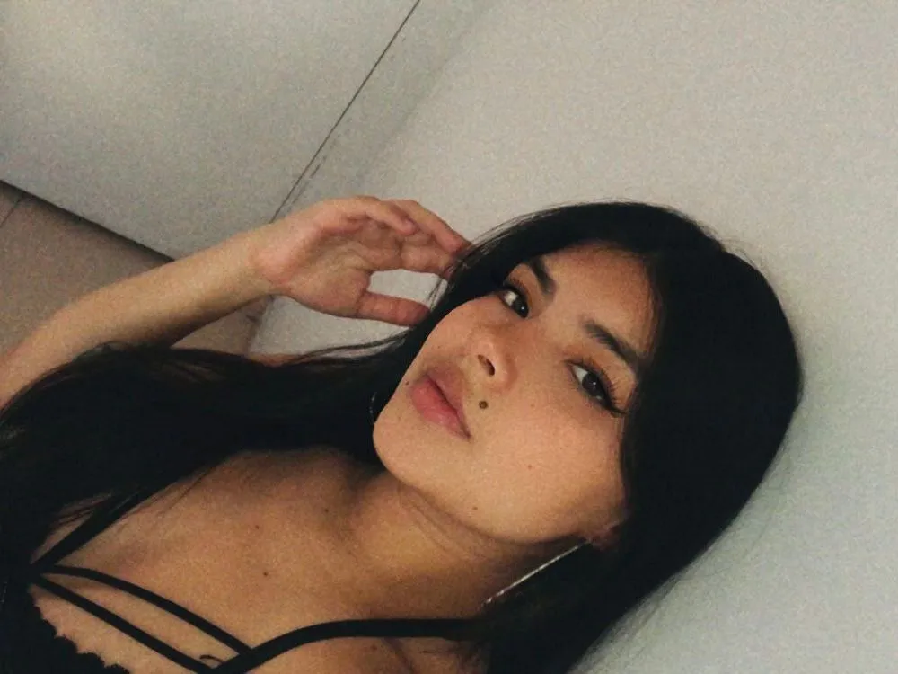 LuciiaThompson profilbild på webbkameramodell