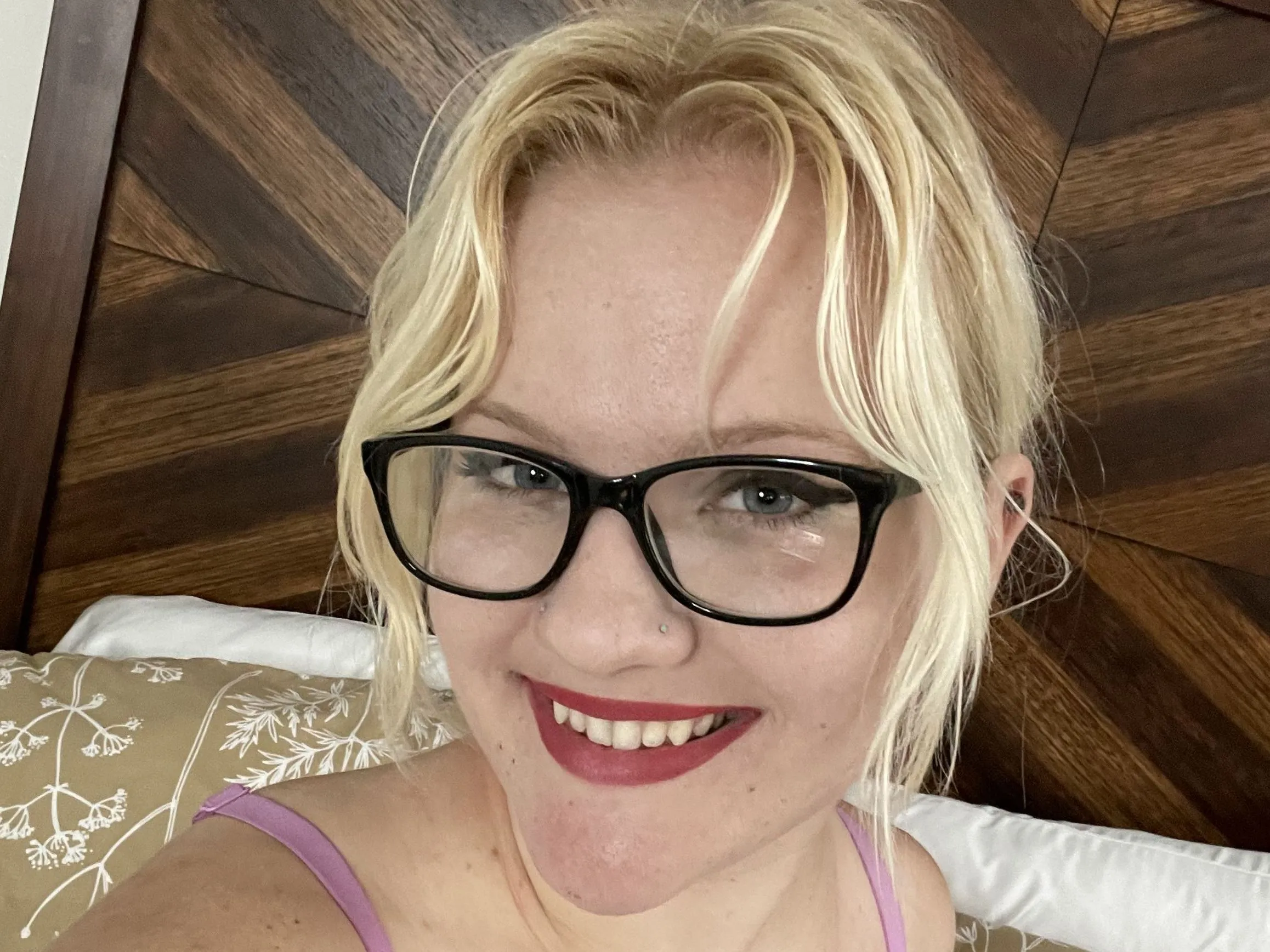 Gasmaskbarbie Profilbild des Cam-Modells