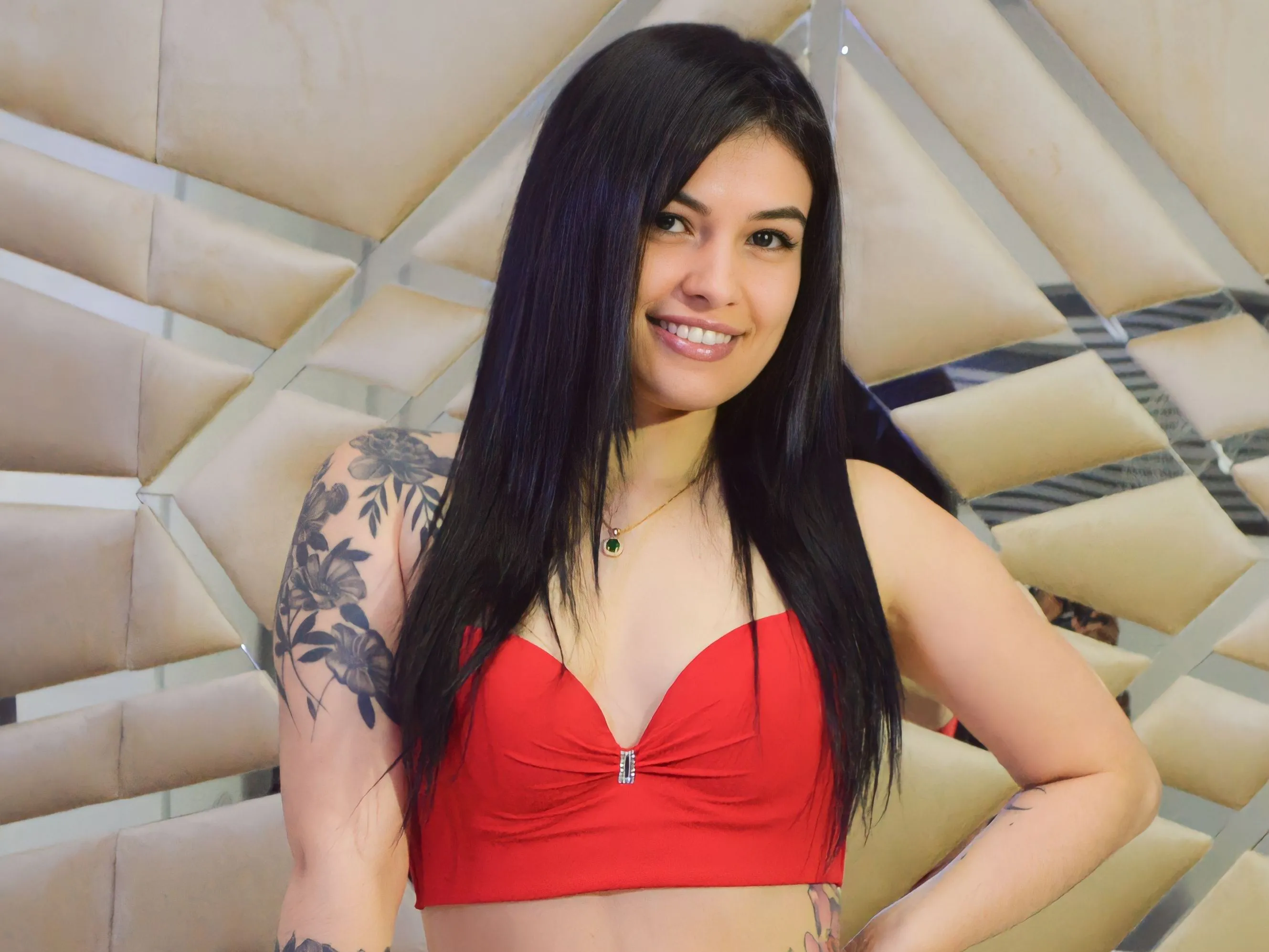 AnthonellaCollins cam model profile picture