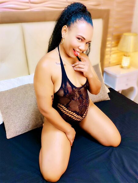 Performer Nahomirogers Photo 4