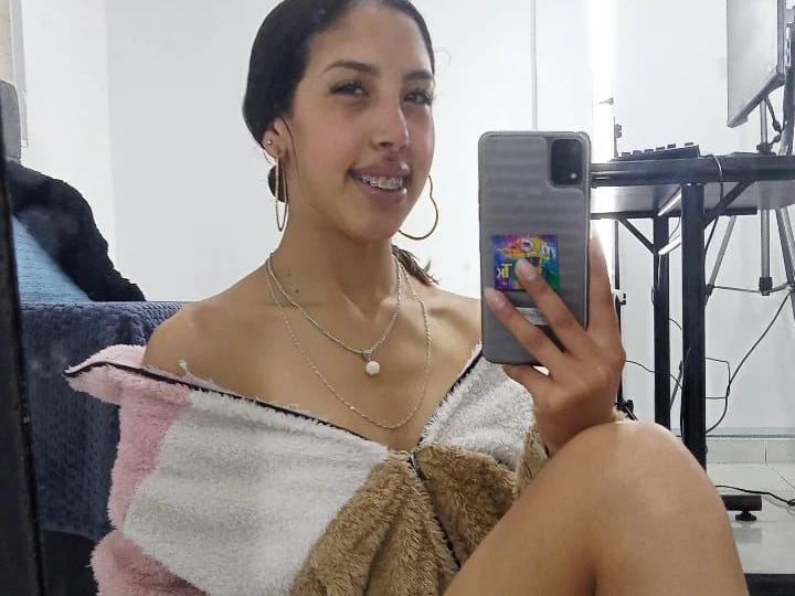 Imagen de perfil de modelo de cámara web de tharastiffler