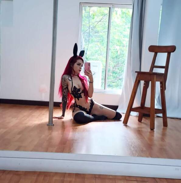 Performer LiiaMoore Photo 6