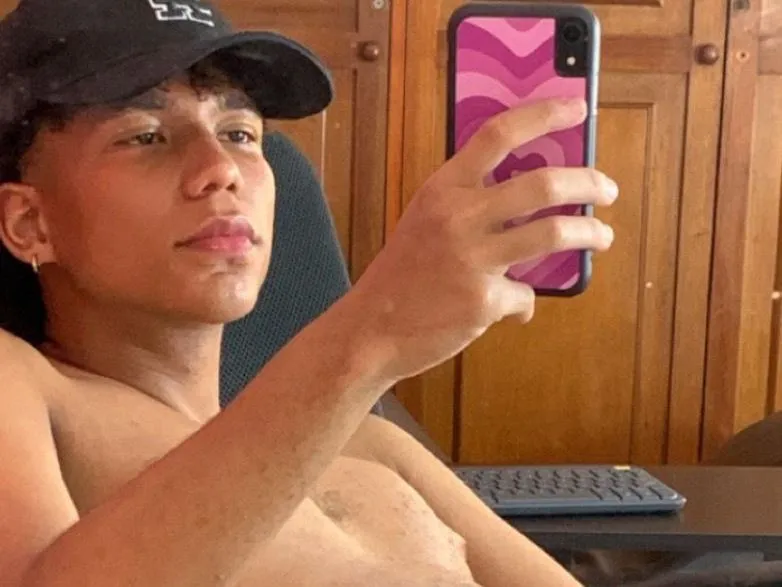 TonyJaden profilbild på webbkameramodell