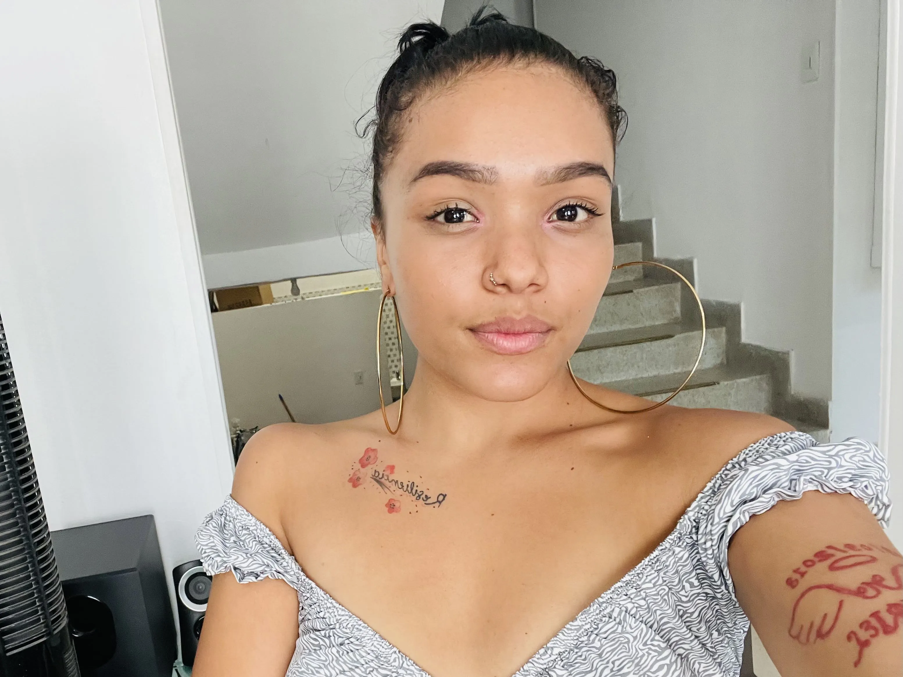 Imagen de perfil de modelo de cámara web de AriannaRoss