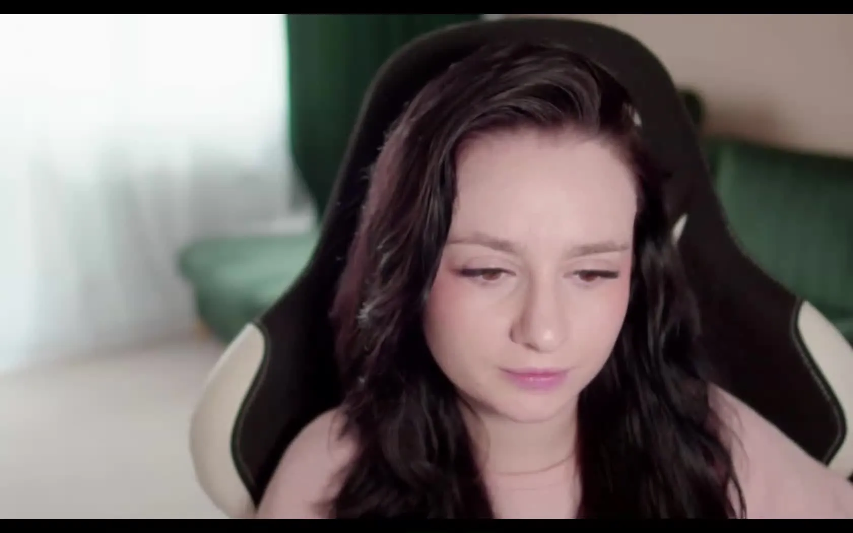 Utøver YourOwnerHere Video 1