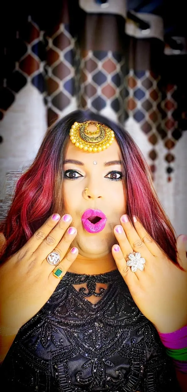 Performer INDIANSISSYCHUBBY Photo 2