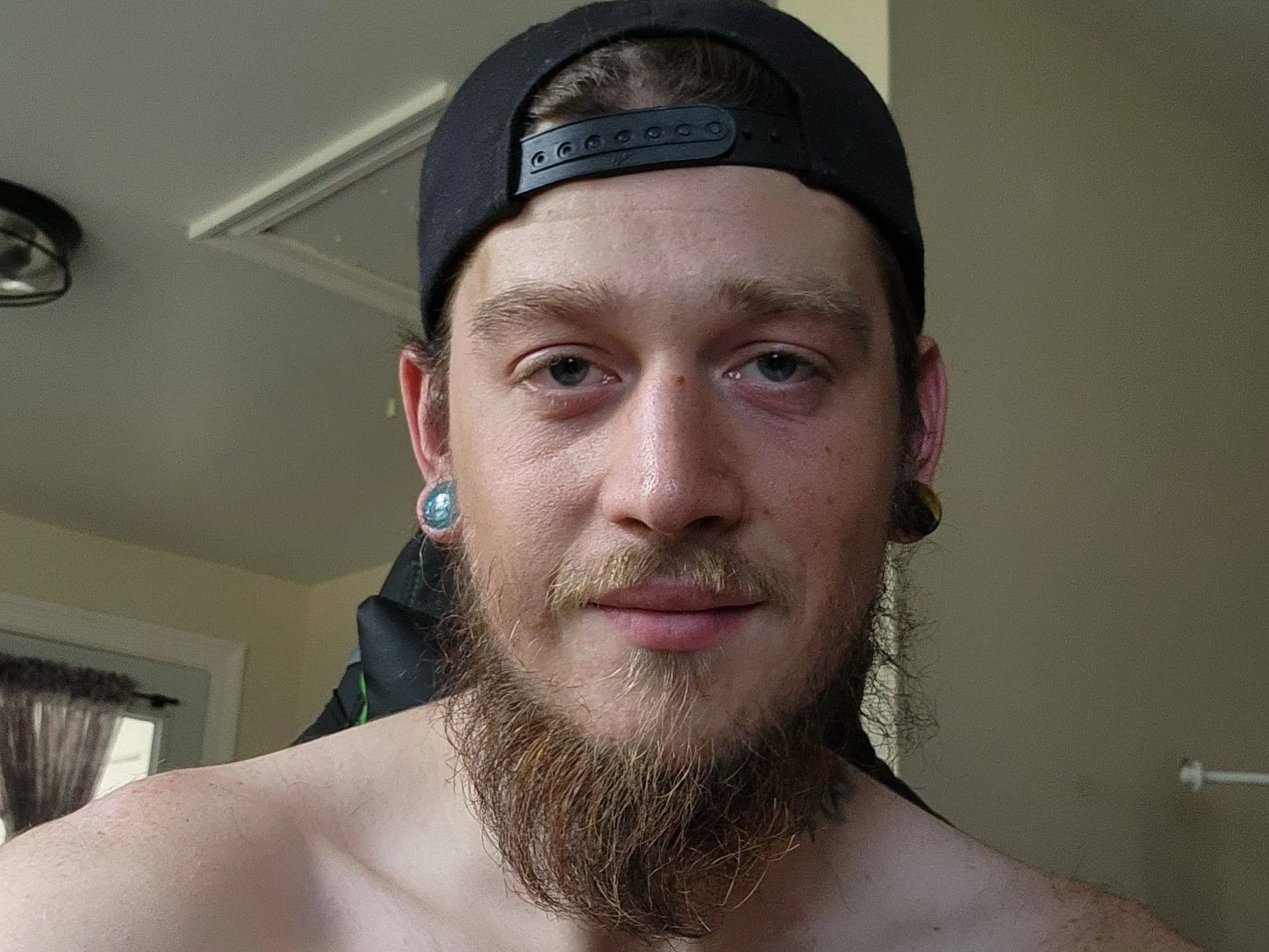 MarcusPiercing cam model profile picture