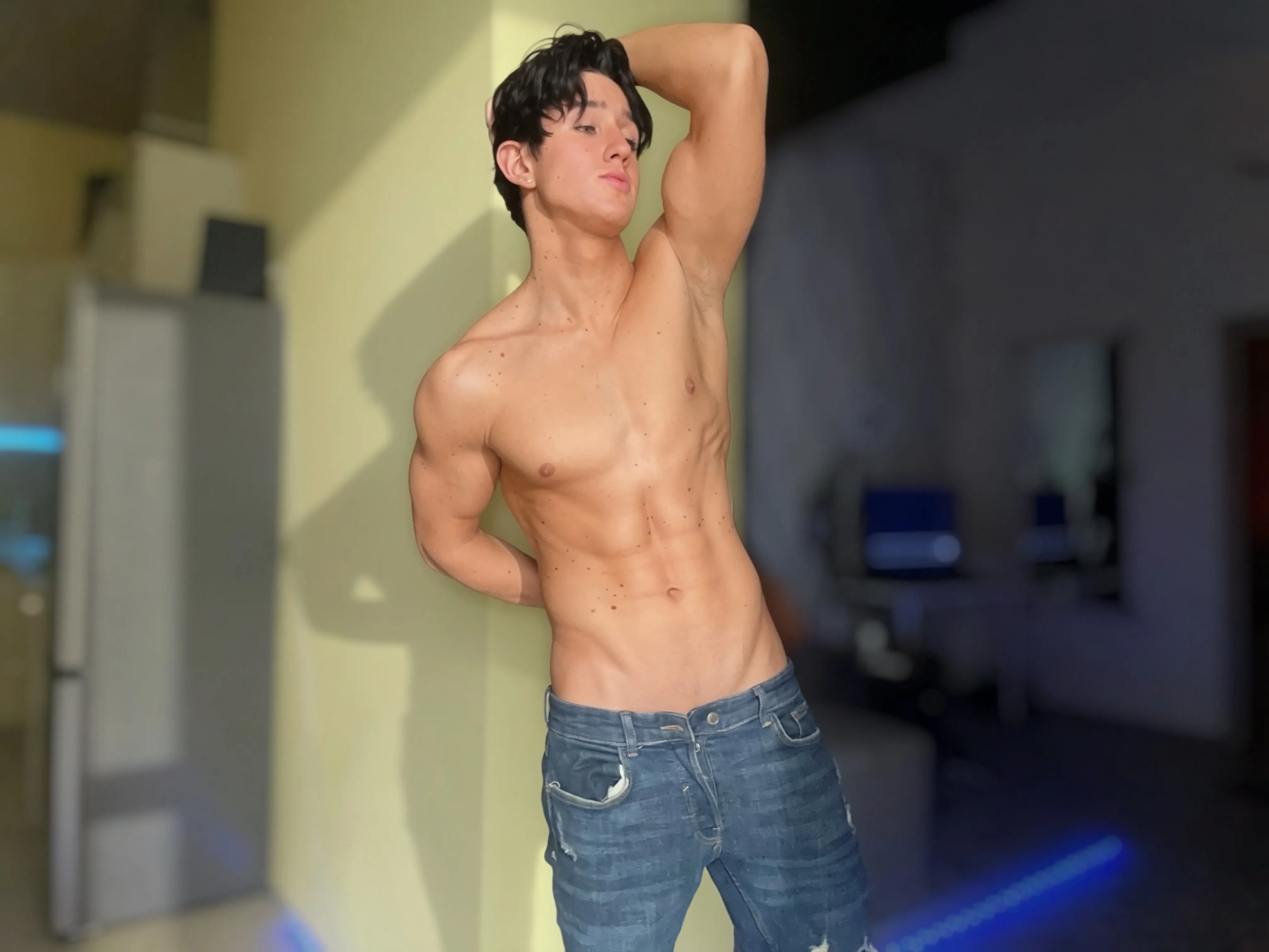 Performer ChristianLevinee Photo 10