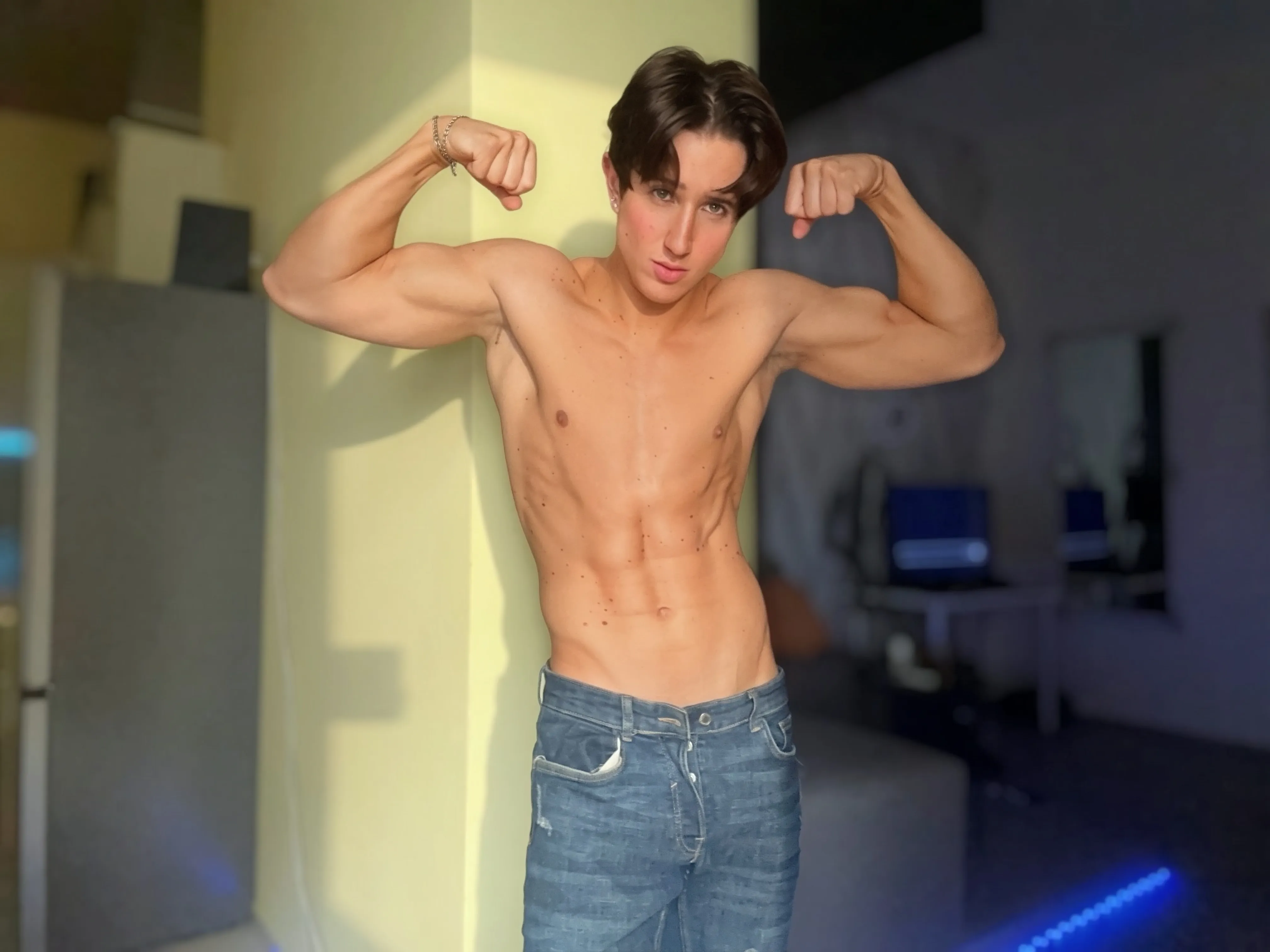 Performer ChristianLevinee Photo 9